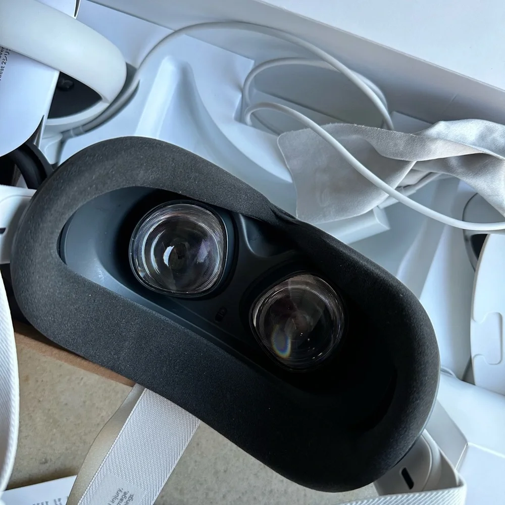 Meta Quest 2 advanced all in 1. Virtual reality headset. 128GB